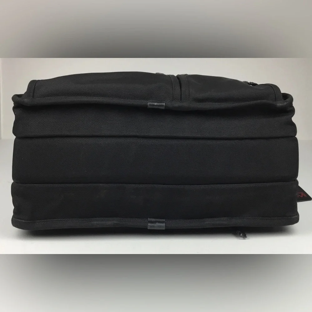 TUMI Alpha 17